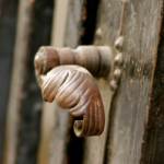 Деревянная мебельная фурнитура в Твери